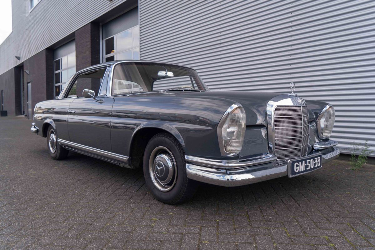 MERCEDES-BENZ 220 SE Coupe