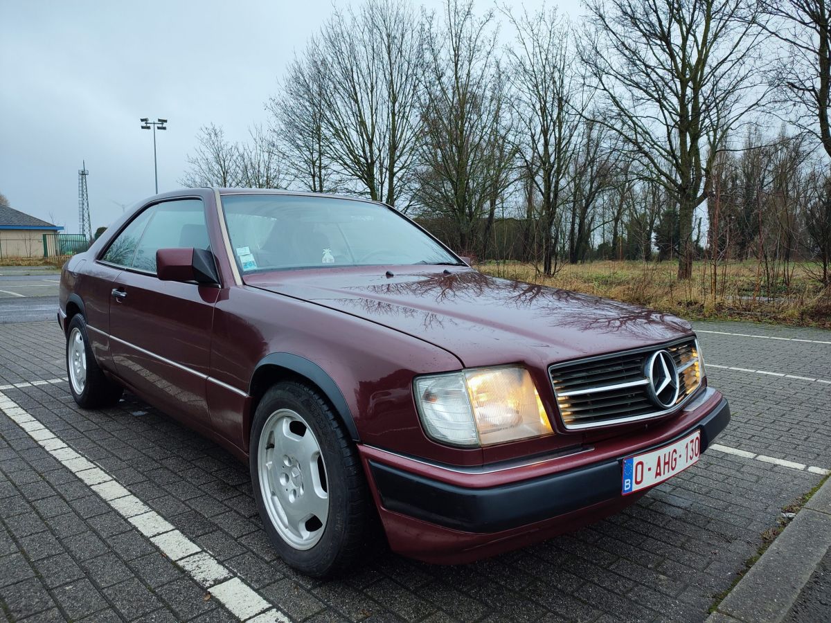 MERCEDES-BENZ 230 C CE (W124)