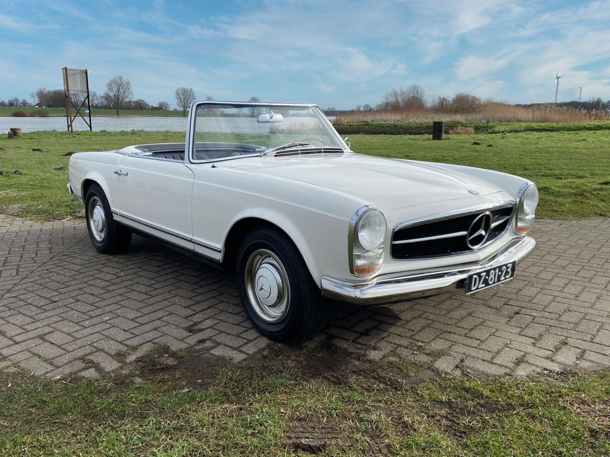 MERCEDES-BENZ SL Pagoda (1963-1971) 230 