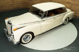 Foto 1 di 10: MERCEDES-BENZ 300 SLS