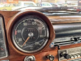 Foto 12 di 18: MERCEDES-BENZ 300 SE Coupe white  