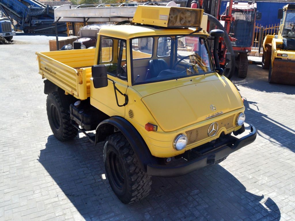 MERCEDES-BENZ Unimog