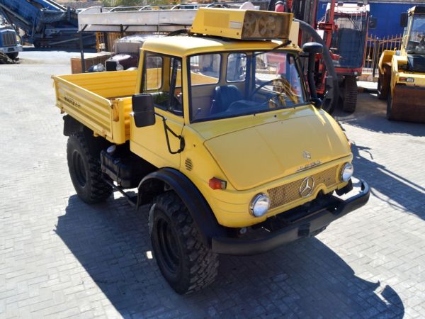 MERCEDES-BENZ Unimog