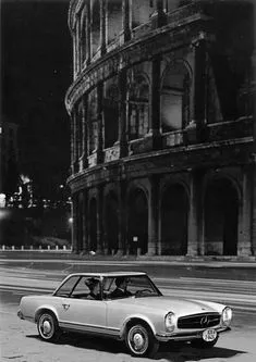 Foto 8 di 9: MERCEDES-BENZ SL Pagoda (1963-1971) cabrio 