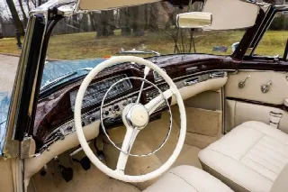 Foto 11 di 14: MERCEDES-BENZ 220 S Convertible 