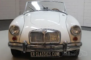 Foto 8 di 8: MG A Cabriolet 1961 Disc brakes front 