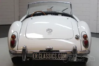 Foto 2 di 8: MG A Cabriolet 1961 Disc brakes front 
