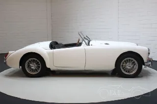 Foto 6 di 8: MG A Cabriolet 1961 Disc brakes front 
