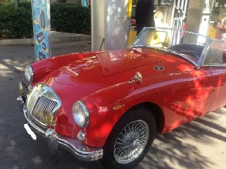 Foto 2 di 4: MG MGA 