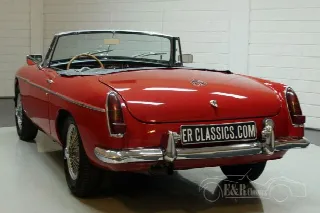 Foto 7 di 8: MG B Cabriolet 1965 wire wheels steel dashboard 