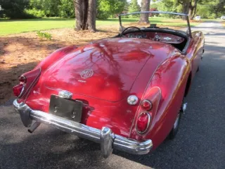 Foto 6 di 6: MG MGA 