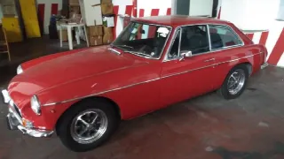 Foto 11 di 12: MG B GT   