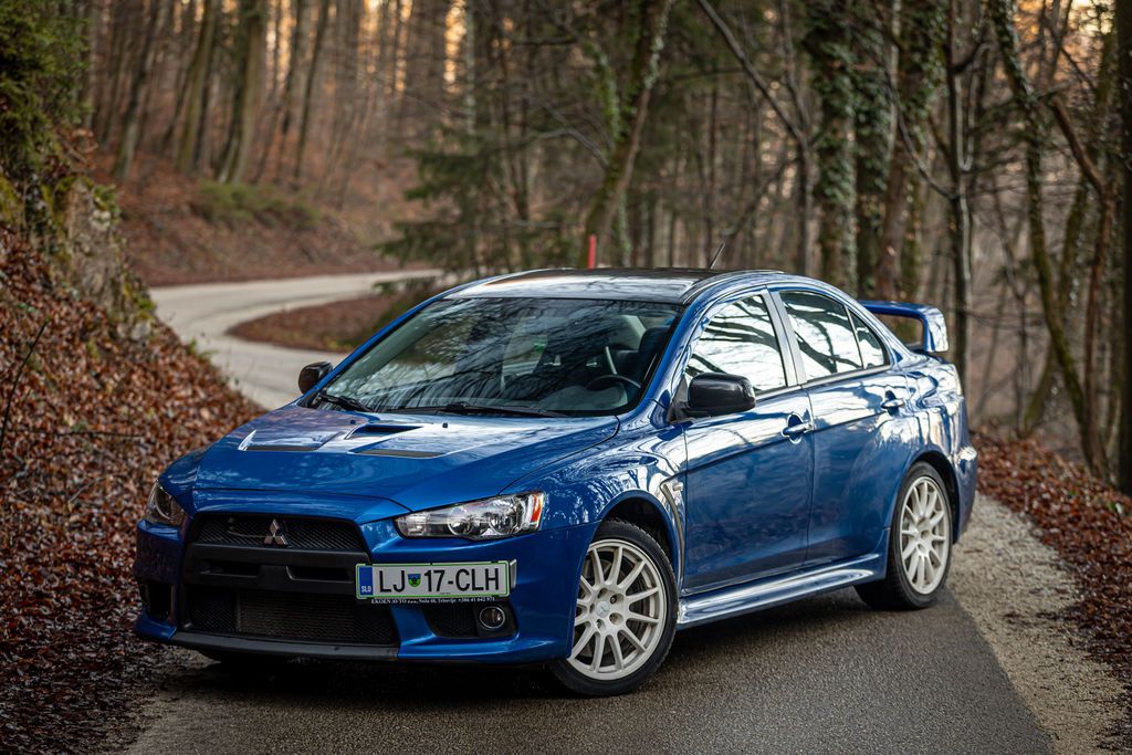 MITSUBISHI Lancer
