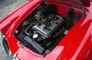 Foto 5 di 9: ALFA ROMEO Giulietta Spider 
