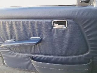 Foto 9 di 15: MERCEDES-BENZ 200 W123  