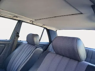 Foto 13 di 15: MERCEDES-BENZ 200 W123  