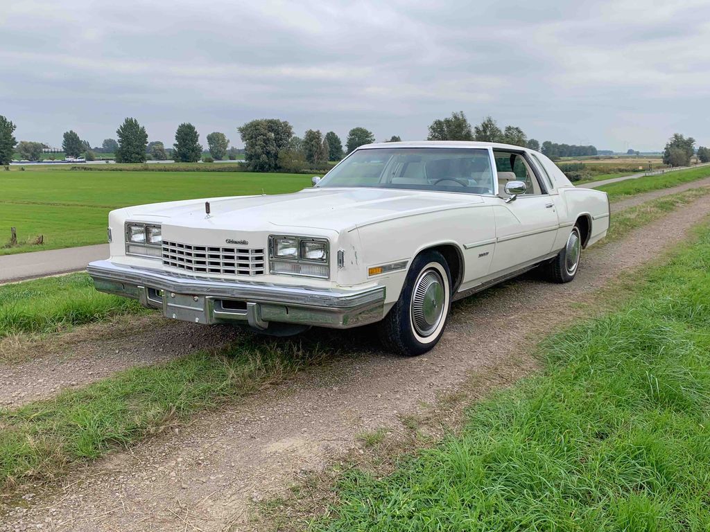 OLDSMOBILE Toronado