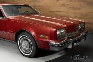 Foto 5 di 10: OLDSMOBILE Toronado