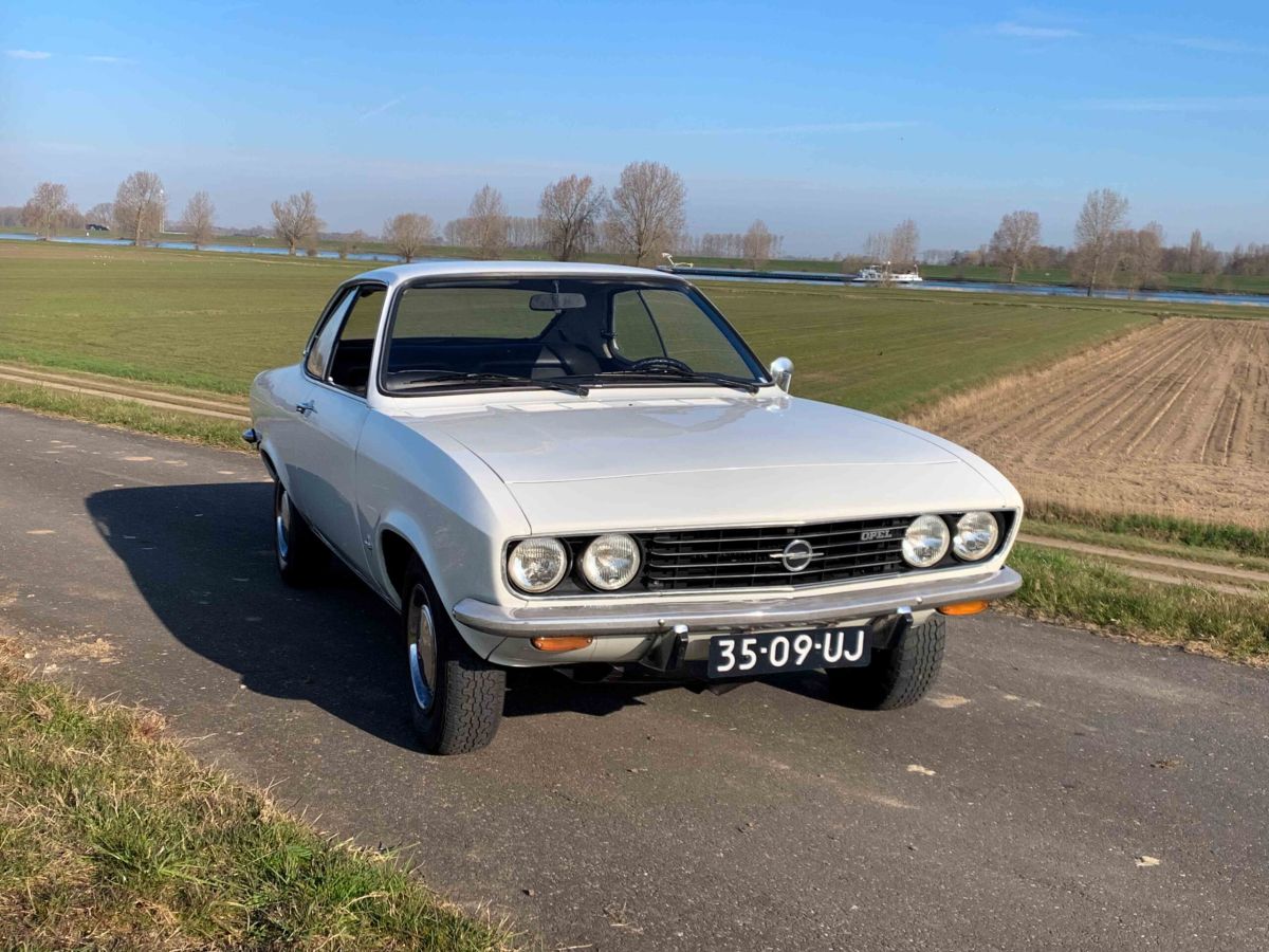 OPEL Manta 1600 Semi Luxe