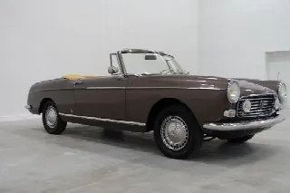 Foto 3 di 6: PEUGEOT 404  