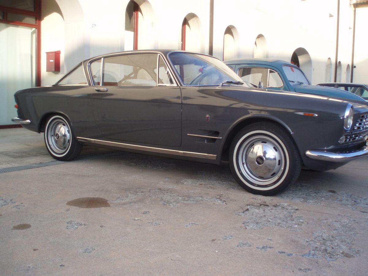 FIAT 2300 Coupe 