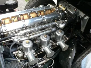 Foto 7 di 15: JAGUAR 3.8 E Type 