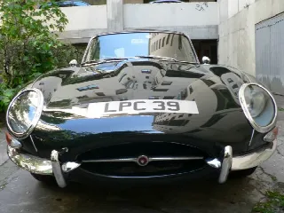 Foto 12 di 15: JAGUAR 3.8 E Type 