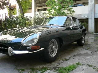 Foto 9 di 15: JAGUAR 3.8 E Type 
