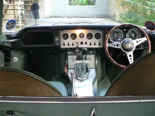 Foto 3 di 15: JAGUAR 3.8 E Type 