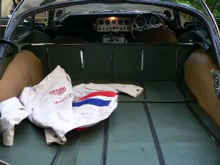 Foto 10 di 15: JAGUAR 3.8 E Type 