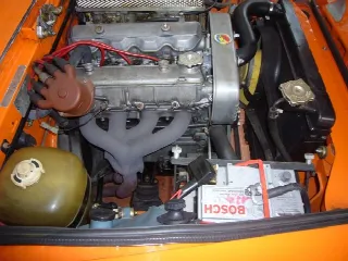 Foto 4 di 6: FIAT 124 SPYDER 