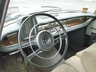 Foto 9 di 10: MERCEDES-BENZ 220 b codine (Heckflosse) 