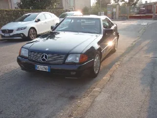 Foto 3 di 3: MERCEDES-BENZ 500SL Cabrio 