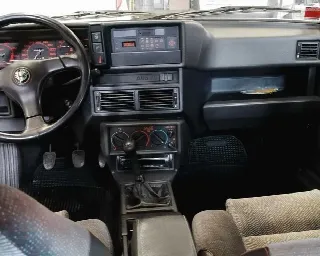 Foto 5 di 5: ALFA ROMEO 75 2.0 Twin Spark  