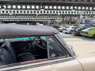 Foto 10 di 17: PACKARD Deluxe Cabriolet