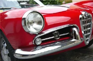 Foto 7 di 9: ALFA ROMEO Giulietta Spider 