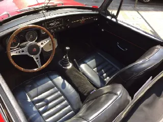 Foto 14 di 15: MG B    