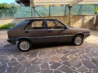Foto 2 di 7: LANCIA Delta HF 4WD  2.0 i.e. turbo 8 valvole stradale  