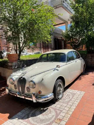 Foto 1 di 11: JAGUAR MKII 3.8       