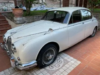 Foto 7 di 11: JAGUAR MKII 3.8       
