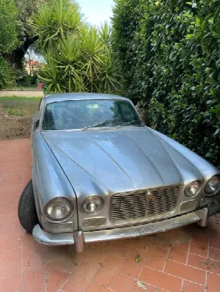 Foto 7 di 7: JAGUAR XJ6(1968-1987) 2.8    