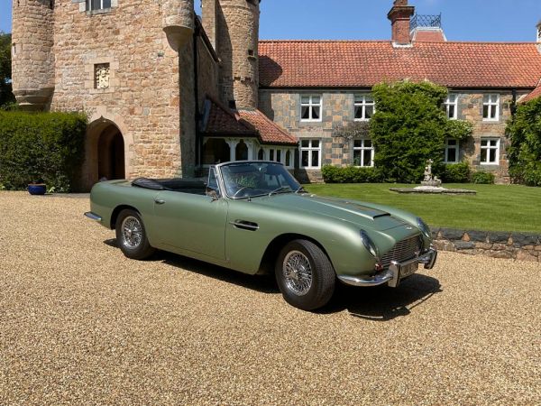 ASTON MARTIN DB6(1965-1971) Volante