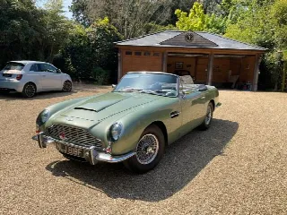 Foto 4 di 6: ASTON MARTIN DB6(1965-1971) Volante