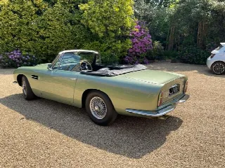 Foto 6 di 6: ASTON MARTIN DB6(1965-1971) Volante