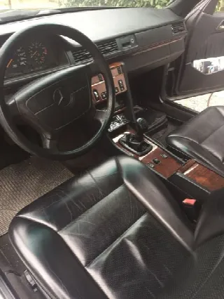Foto 6 di 7: MERCEDES-BENZ CE Coupè 200 CE 16 v 