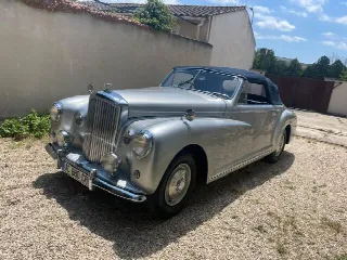 Foto 9 di 14: BENTLEY MarkVI Carrozzeria Battista Farina   