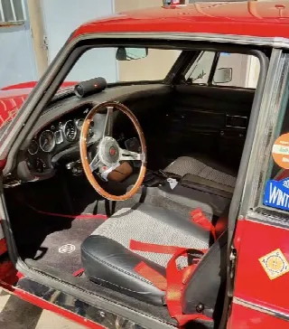 Foto 5 di 12: MG B GT   