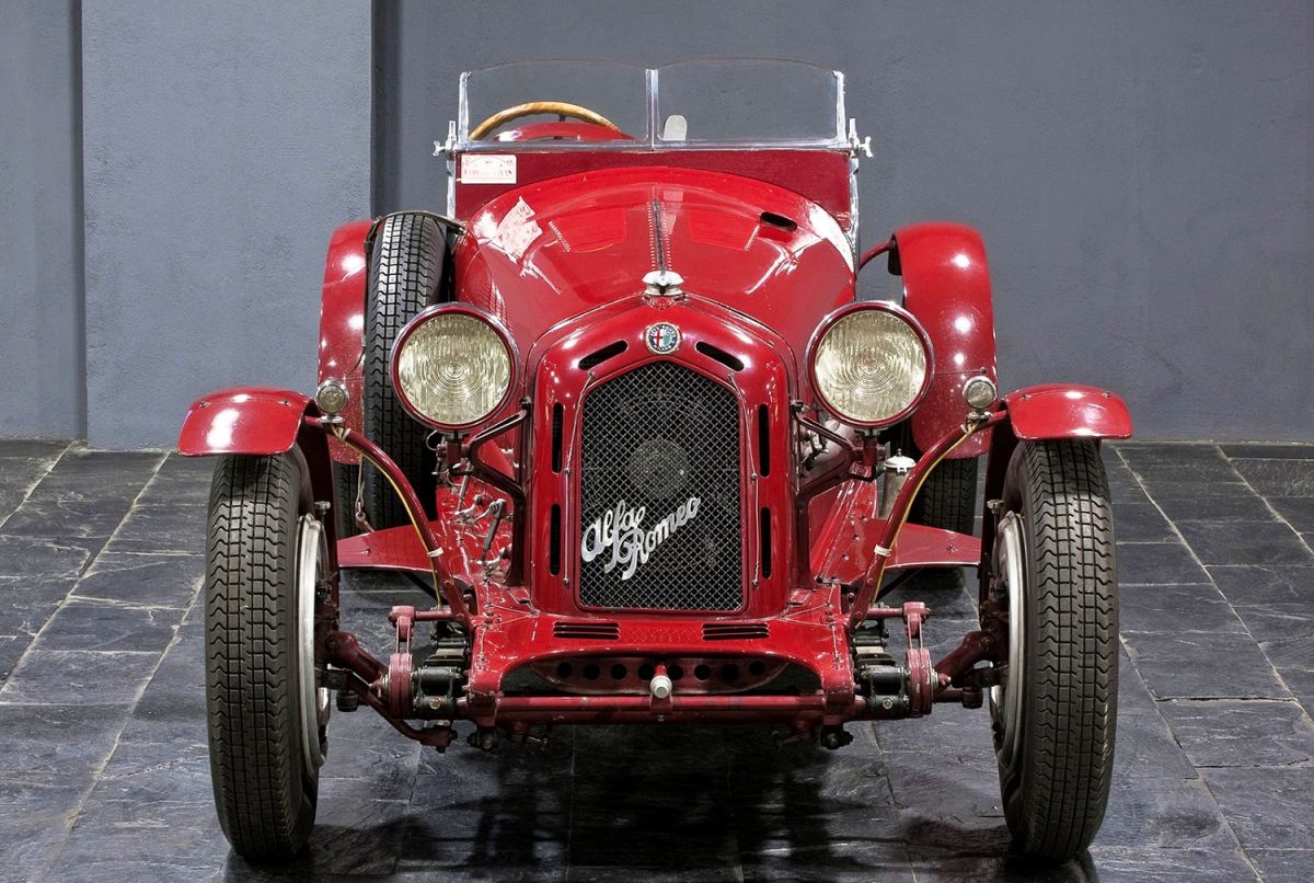 Alfa Romeo 8C Competizione: la classica del futuro