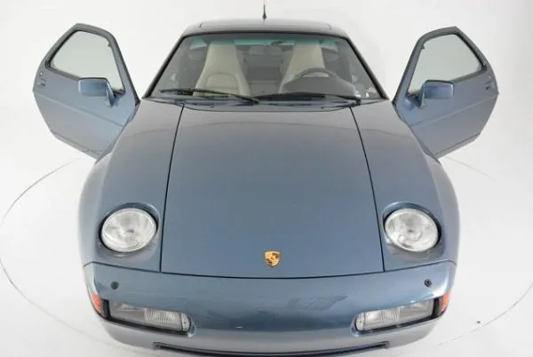PORSCHE 928 S4