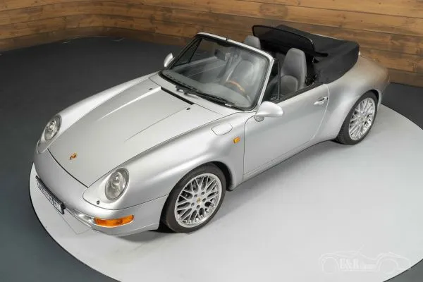 PORSCHE 911